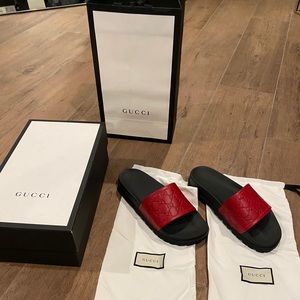 Brand new Gucci signature slide